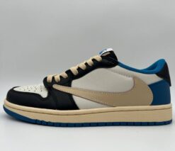 Кроссовки Nike Air Jordan 1 Low x Travis Scott бежево-чёрные с синим