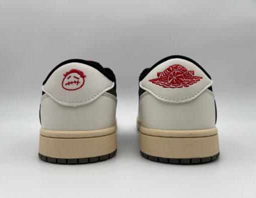 Кроссовки Nike Air Jordan 1 Low x Travis Scott чёрно-белые с хаки - фото 3
