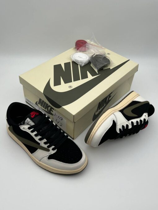 Кроссовки Nike Air Jordan 1 Low x Travis Scott чёрно-белые с хаки - фото 4