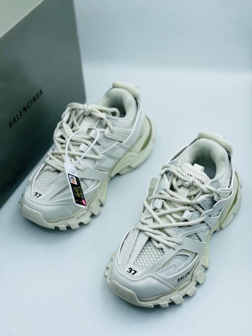 Кроссовки Balenciaga Track A128586 белые - фото 4