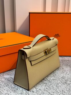 Женская сумка Hermes Kelly Pochette 22 Epsom Gold Hardware Premium Beige