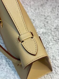 Женская сумка Hermes Kelly Pochette 22 Epsom Gold Hardware Premium Beige