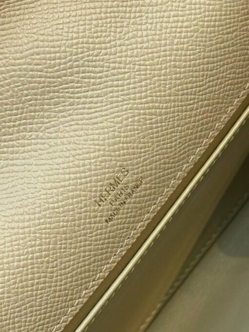 Женская сумка Hermes Kelly Pochette 22 Epsom Gold Hardware Premium Beige - фото 9