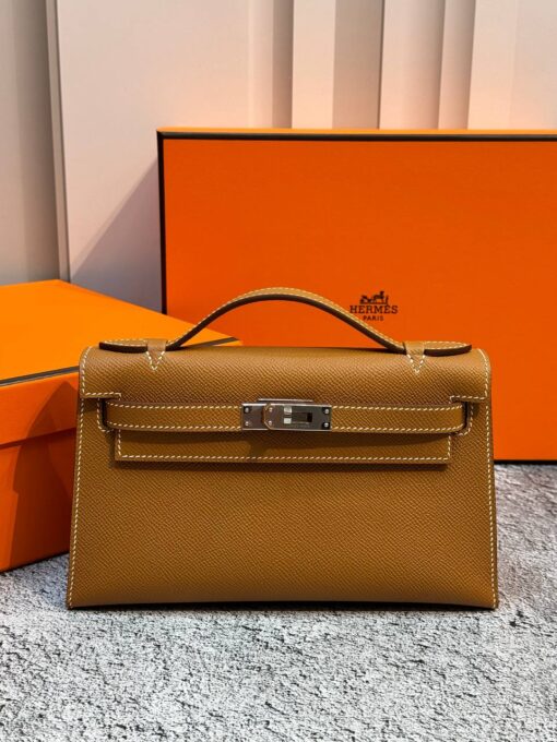 Женская сумка Hermes Kelly Pochette 22 Epsom Palladium Hardware Premium Chestnut - фото 1