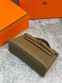 Женская сумка Hermes Kelly Pochette 22 Epsom Gold Hardware Premium Brown