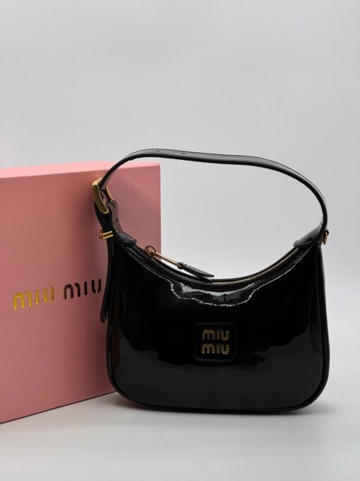 Сумка Miu Miu Leather Hobo Bag 23/13 см A129249 чёрная - фото 1