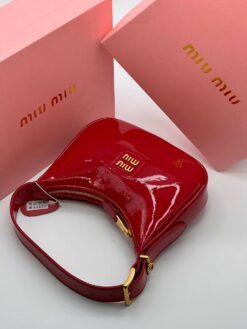 Сумка Miu Miu Leather Hobo Bag 23/13 см A129254 красная