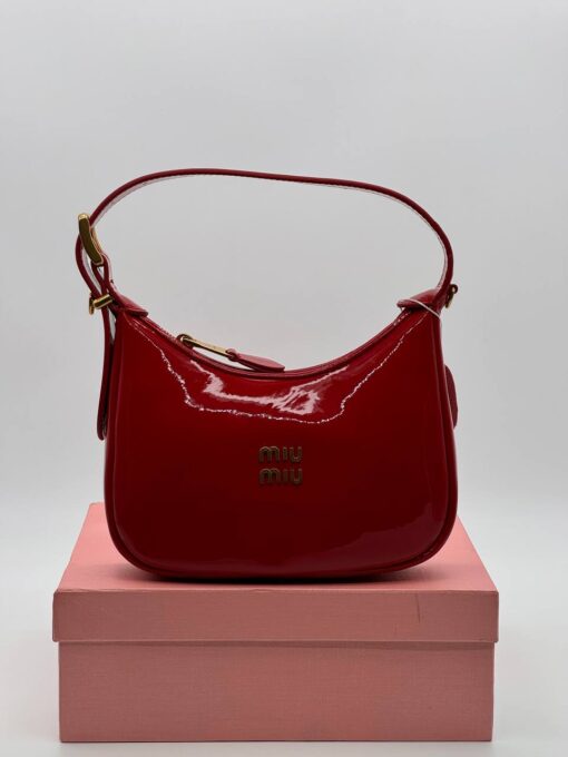 Сумка Miu Miu Leather Hobo Bag 23/13 см A129254 красная - фото 4