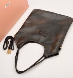 Сумка Miu Miu Leather Hobo Bag 35/32 см A129284 чёрная