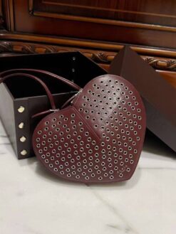 Сумка Alaia Le Coeur In Calfskin AA1P00 21/17 см в форме сердца в заклёпках коричневая