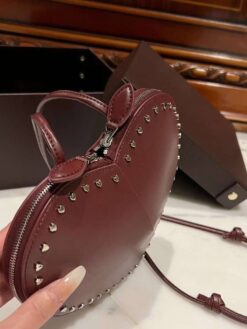 Сумка Alaia Le Coeur In Calfskin AA1P00 21/17 см в форме сердца с заклёпками коричневая