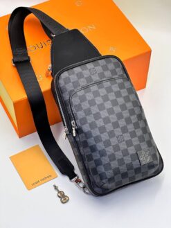 Сумка-слинг Louis Vuitton Avenue V2 A130126 черная 31/20 см