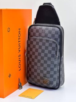 Сумка-слинг Louis Vuitton Avenue V2 A130126 черная 31/20 см