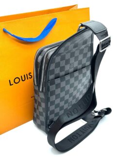 Сумка-слинг Louis Vuitton Avenue V3 A130140 черная 27/18 см