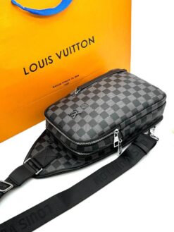 Сумка-слинг Louis Vuitton Avenue V3 A130140 черная 27/18 см