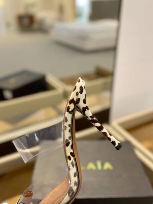 Босоножки Alaia Le Coeur Mules In Patent Calfskin AA3M053 прозрачные лео бежевые - фото 3