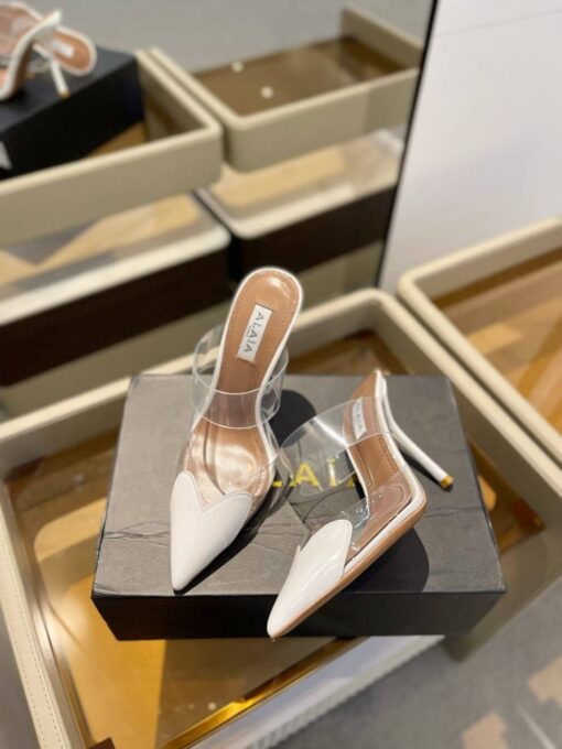 Босоножки Alaia Le Coeur Mules In Patent Calfskin AA3M053 прозрачные белые - фото 6