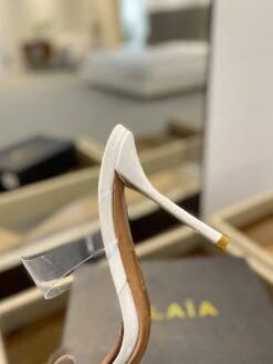 Босоножки Alaia Le Coeur Mules In Patent Calfskin AA3M053 прозрачные белые