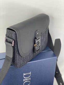 Сумка-мессенджер Christian Dior Saddle Unisex 1ADPO049YKK-1 черная 23/18/7 см