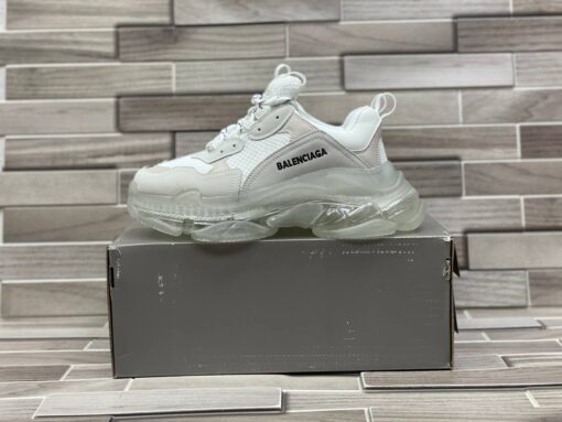 Кроссовки Balenciaga Triple S A130559 белые - фото 4