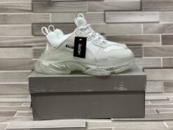 Кроссовки Balenciaga Triple S A130559 белые