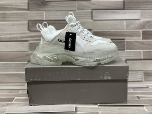 Кроссовки Balenciaga Triple S A130559 белые - фото 2