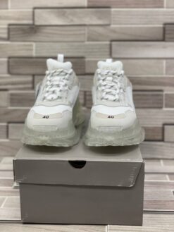 Кроссовки Balenciaga Triple S A130559 белые