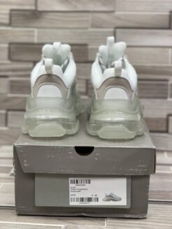 Кроссовки Balenciaga Triple S A130559 белые