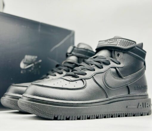 Кроссовки Nike Air Force 1 Mid Gore-Tex All-Black зимние с мехом - фото 1