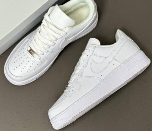 Кроссовки Nike Air Force 1 Low A132356 All White зимние с мехом - фото 1