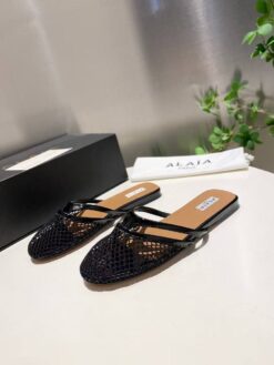 Шлёпанцы из сетки Alaia Infradito Flat Mules In Fishnet And Leather Premium A133660 Black
