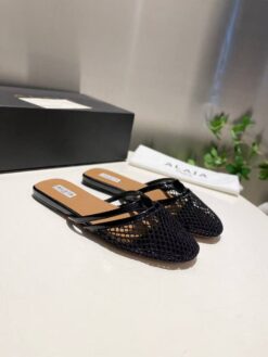 Шлёпанцы из сетки Alaia Infradito Flat Mules In Fishnet And Leather Premium A133660 Black