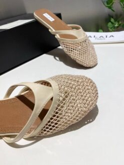 Шлёпанцы из сетки Alaia Infradito Flat Mules In Fishnet And Leather Premium A133675 Beige