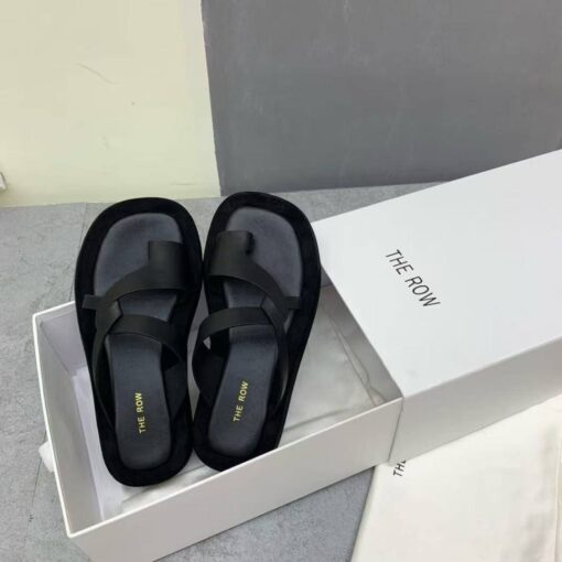 Шлёпанцы женские The Row Ginza Sandal in Suede F2138R Black - фото 4