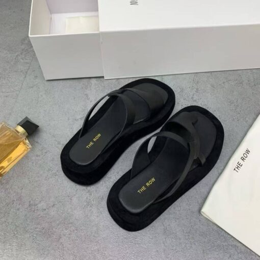 Шлёпанцы женские The Row Ginza Sandal in Suede F2138R Black - фото 2