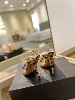 Босоножки Alaia Le Coeur Mules In Patent Calfskin AA3M053 прозрачные лео коричневые