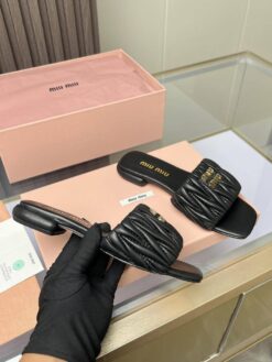 Шлёпанцы Miu Miu Matelasse Nappa Leather Slides 5XX605 Premium Black