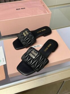 Шлёпанцы Miu Miu Matelasse Nappa Leather Slides 5XX605 Premium Black