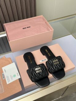 Шлёпанцы Miu Miu Matelasse Nappa Leather Slides 5XX605 Premium Black