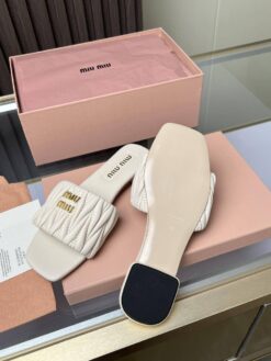 Шлёпанцы Miu Miu Matelasse Nappa Leather Slides 5XX605 Premium L.Beige