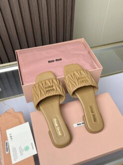 Шлёпанцы Miu Miu Matelasse Nappa Leather Slides 5XX605 Premium L.Brown