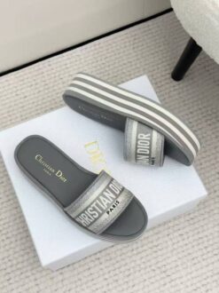 Шлёпанцы женские Christian Dior Dway Platform Slide KCO258ERC Premium Grey