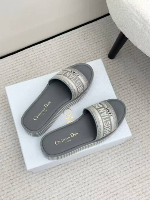 Шлёпанцы женские Christian Dior Dway Platform Slide KCO258ERC Premium Grey - фото 3