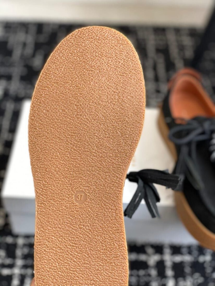 Лоферы The Row Loafer in Suede A134395 Premium Black фото 3 Лоферы The Row Loafer in Suede A134395 Premium Black - фото 3