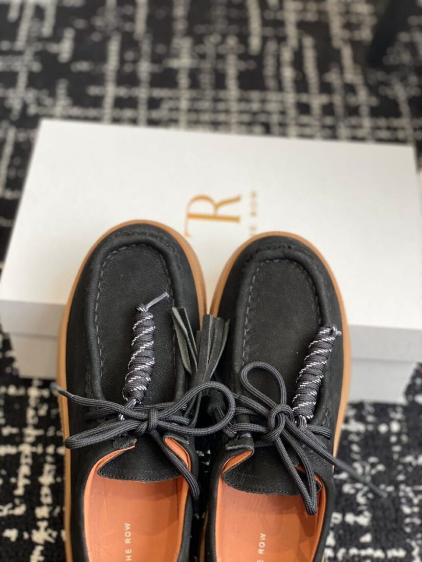 Лоферы The Row Loafer in Suede A134395 Premium Black фото 5 Лоферы The Row Loafer in Suede A134395 Premium Black - фото 5