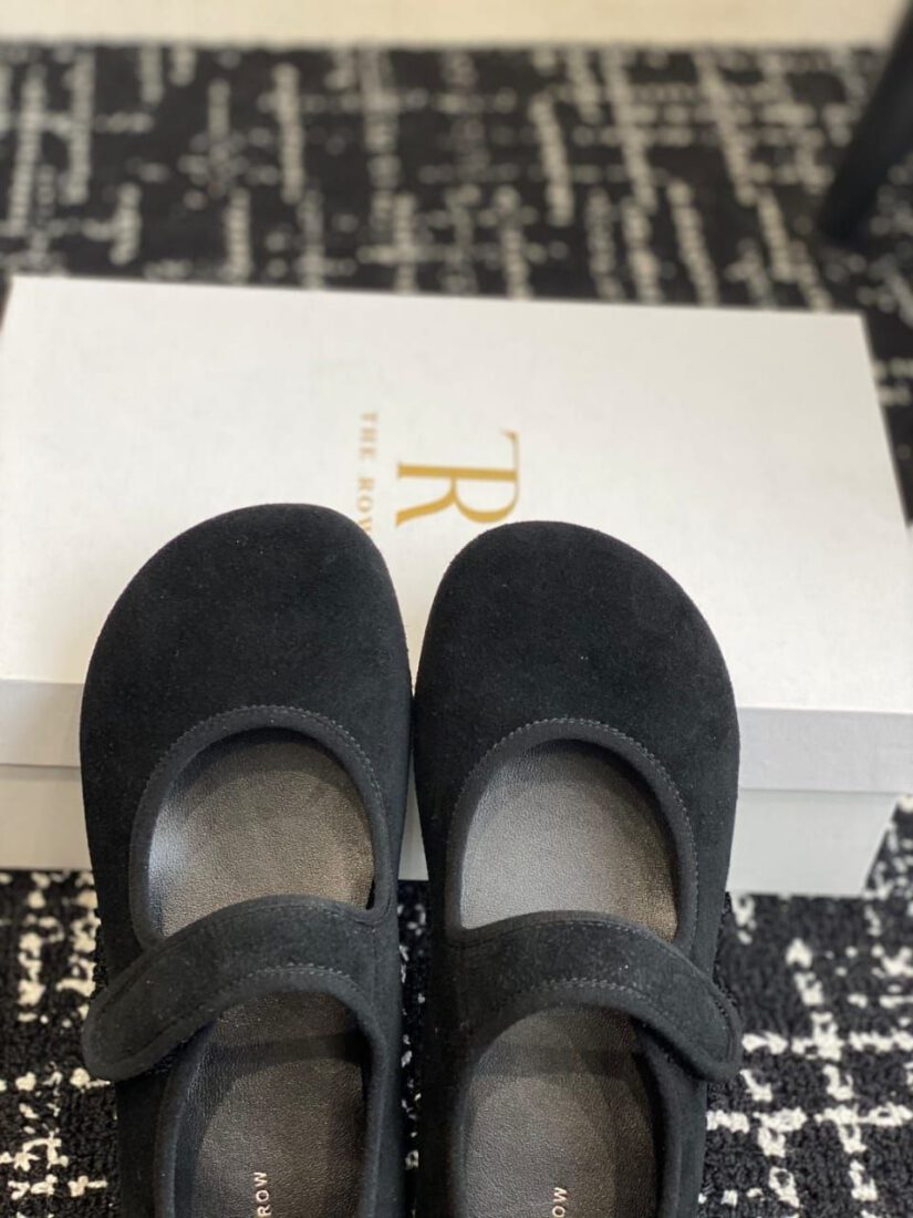 Балетки The Row Slip On Shoe in Suede A134424 Premium Black фото 3 Балетки The Row Slip On Shoe in Suede A134424 Premium Black - фото 3