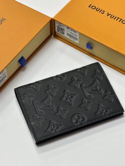 Обложка для паспорта Louis Vuitton Premium A134901 14/10 см чёрная