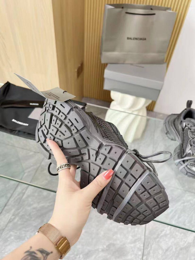 Кроссовки Balenciaga 3XL 734731W3XL Premium Grey фото 5 Кроссовки Balenciaga 3XL 734731W3XL Premium Grey - фото 5