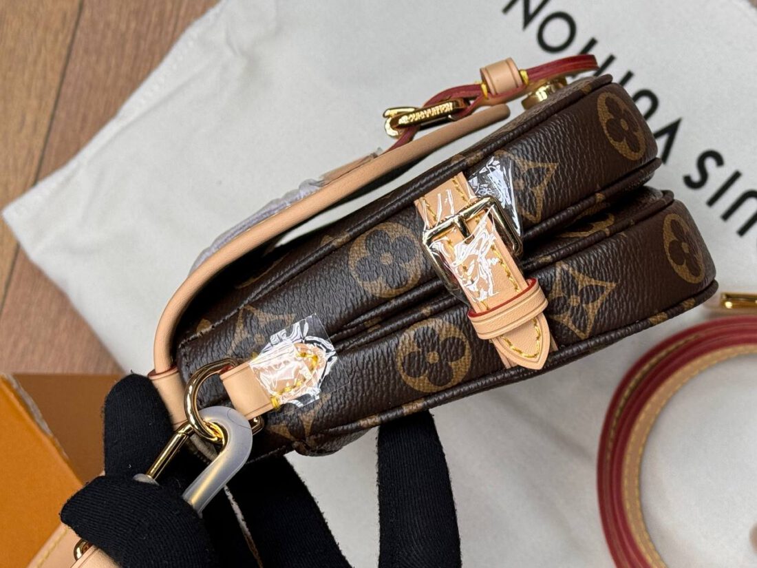 Женская сумка Louis Vuitton A135728 20/16/7.5 см коричневая фото 3 Женская сумка Louis Vuitton A135728 20/16/7.5 см коричневая - фото 3