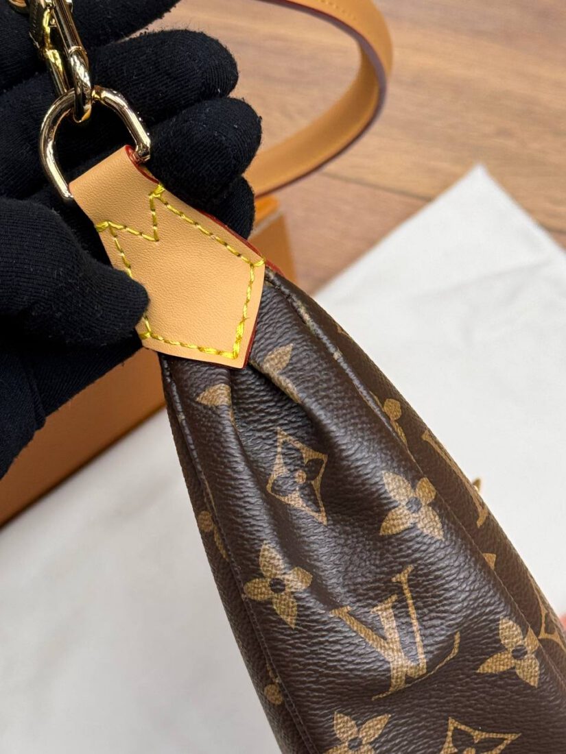 Женская сумка Louis Vuitton Loop 28/15/7 см A135735 коричневая фото 5 Женская сумка Louis Vuitton Loop 28/15/7 см A135735 коричневая - фото 5